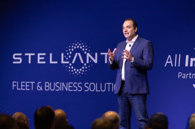 Auto elettrica, l’asse Stellantis-Volkswagen chiama l’Europa: “Servono regole e incentivi per il made in Europe” Antonio Filosa Stellantis (Foto Linkedin)