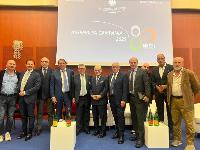 Assemblea di Confcommercio: “Tra le priorità contrasto all’abusivismo”. Il terziario traina la Campania ma servono politiche di sviluppo e taglio delle tasse al ceto medio Assemblea Confcommercio Campania Napoli