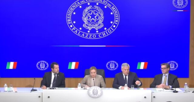 Conferenza stampa bilancio Manovra Meloni Salvini Tajani e Giorgetti Conferenza stampa bilancio Manovra Meloni Salvini Tajani e Giorgetti