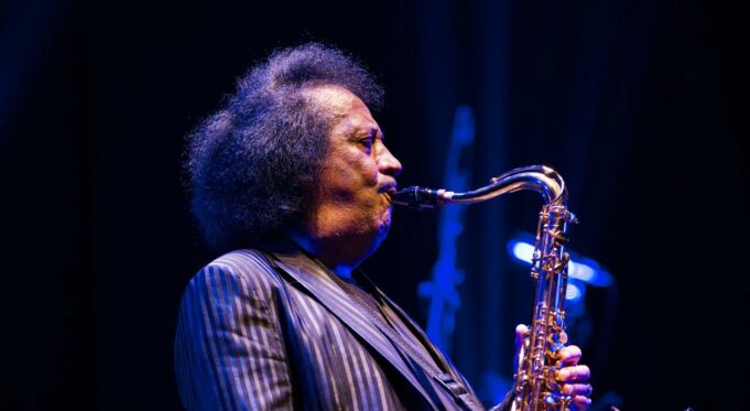 Addio a James Senese, il sax che ha raccontato l’anima di Napoli James Senese