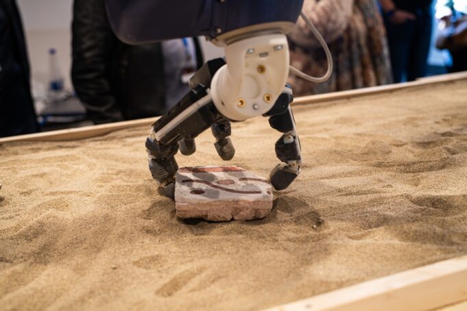 Un robot (con AI) ricostruisce gli affreschi perduti di Pompei: rivoluzione per l’archeologia e per la cultura europea Repair project - Pompei