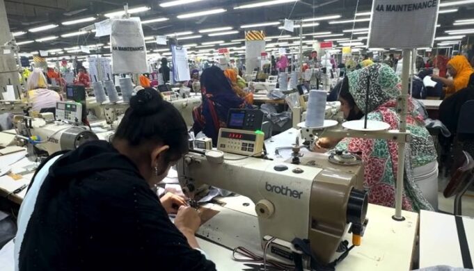 Caporalato e lusso, la Procura di Milano mette nel mirino anche Prada e Dolce & Gabbana Caporalato Moda fabbriche