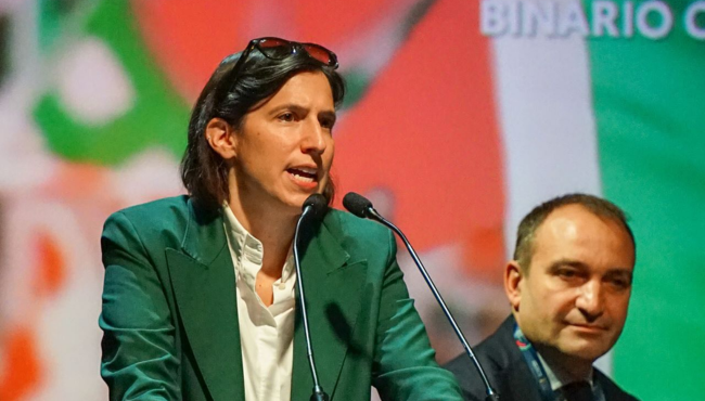 Il “J’accuse” di Elly Schlein: “Una manovra di austerità che dimentica l’Italia sociale” Elly Schlein