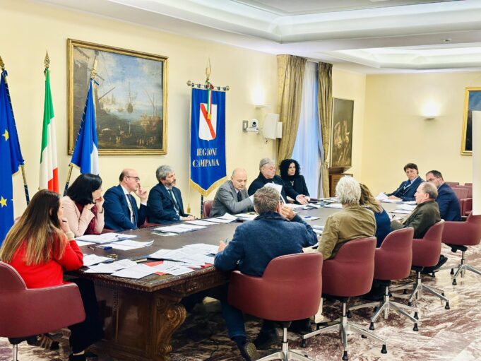 Campania, la Giunta approva il Bilancio gestionale, poi interventi su sanità, trasporti, ambiente e cultura Giunta regionale della campania