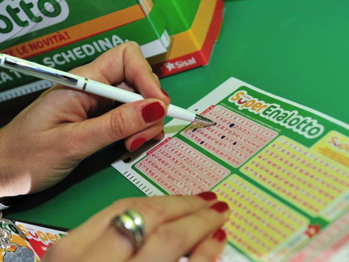 Giochi e fisco, stretta su Lotto e Superenalotto: ecco cosa cambia con il nuovo decreto