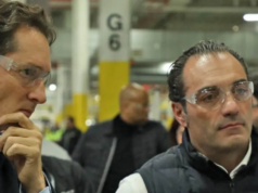 Filosa (Stellantis): “Continueremo a investire in Italia. Maserati e Cassino non sono in vendita” Elkann e Antonio Filosa