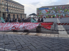 Vertenza Harmont & Blaine: presidio a Napoli contro 32 licenziamenti nello stabilimento di Caivano. Harmont & Blaine Caivano