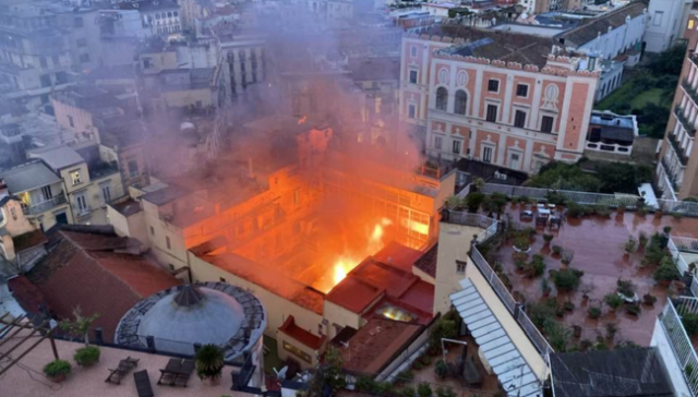 Incendio teatro Sannazaro
