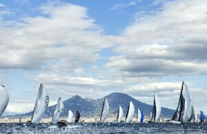 Tre Golfi Sailing Week 2026, numeri da record: 211 iscritti e una flotta internazionale senza precedenti