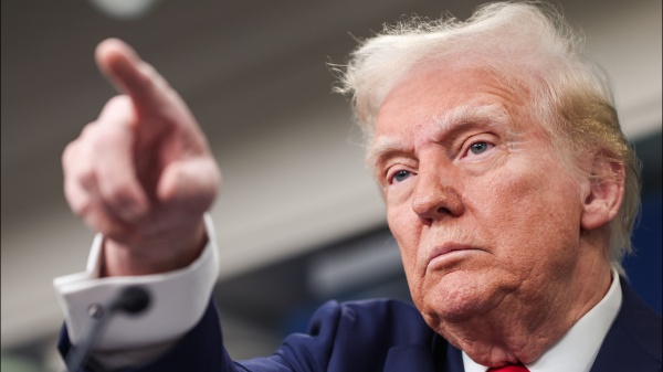 L’Iran “costringe” gli Usa a posticipare l’ultimatum, nuovo ordine (con pedaggio) nello Stretto di Hormuz