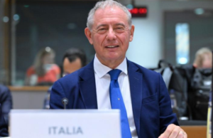 Urso a Bruxelles: “Senza una svolta immediata l’Europa rischia un deserto industriale” Adolfo Urso Mimit Ministero delle imprese e del made in italy