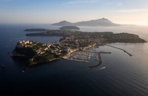 Marina di Procida tra le eccellenze della Campania: premiata da Industria Felix per solidità e performance
