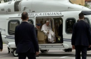 Papa Leone XIV a Pompei e Napoli: fede, pace e sicurezza per una giornata storica nel primo anniversario di pontificato Papa Leone xiv Napoli atterraggio Pompei