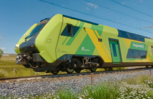 FS, accelerazione sul rinnovo della flotta: 77 nuovi treni regionali e 38 Intercity finanziati dal PNRR