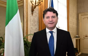 Caso Silvestro, il senatore risulta indagato: bufera politica dopo le frasi sulla denunciante