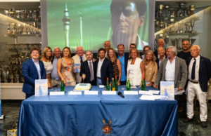 Carlo Zazzera racconta l’anima velica di Napoli: al Canottieri la presentazione di “Storie e campioni di Napoli nell’America’s Cup”