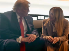 Trump a La7: “Meloni mi ha implorato per una foto”. La premier: “Tutto inventato”