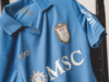 Napoli, la maglia del Centenario conquista il mondo: vendite online da record e boom internazionale Maglia centenario ssc napoli