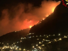 Incendi dolosi in Costiera Amalfitana, tre inchieste della Procura di Salerno: possibile regia comune