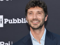 Sanremo 2027, De Martino: “Stop all’IA sul palco. Meglio l’intelligenza artigianale”