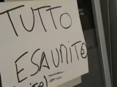 Caccia alla benzina e speculazioni: la protesta dei tir paralizza Napoli, a rischio anche i trasporti sanitari