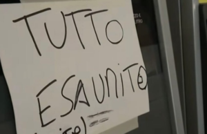 Caccia alla benzina e speculazioni: la protesta dei tir paralizza Napoli, a rischio anche i trasporti sanitari