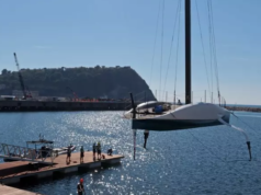America’s Cup a Napoli, varato l’AC75 di La Roche-Posay: Sport e Salute accelera sui lavori a Bagnoli