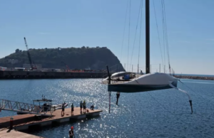 America’s Cup a Napoli, varato l’AC75 di La Roche-Posay: Sport e Salute accelera sui lavori a Bagnoli